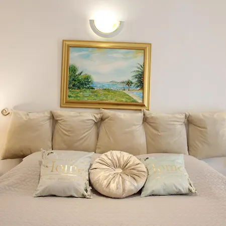 Avalena Rooms 3*